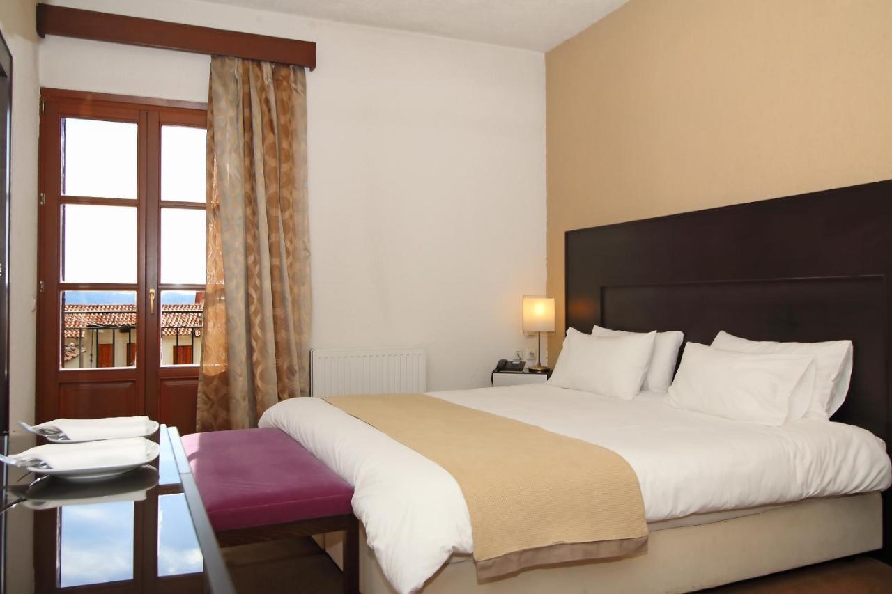 Boutique Hotel Parnassia 아라초바 외부 사진