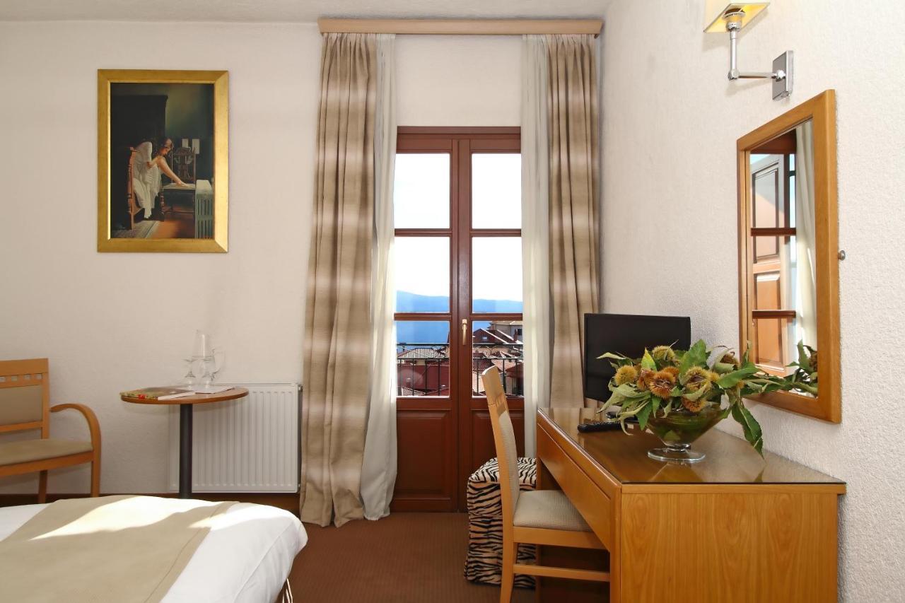 Boutique Hotel Parnassia 아라초바 외부 사진
